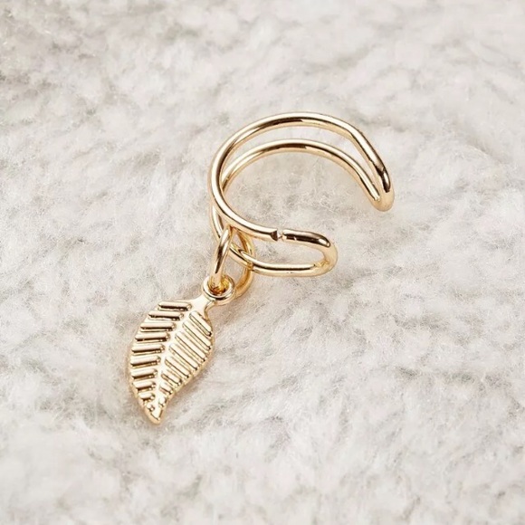 Adriel Feather/leaf Ear Cuff - Picture 2 of 4